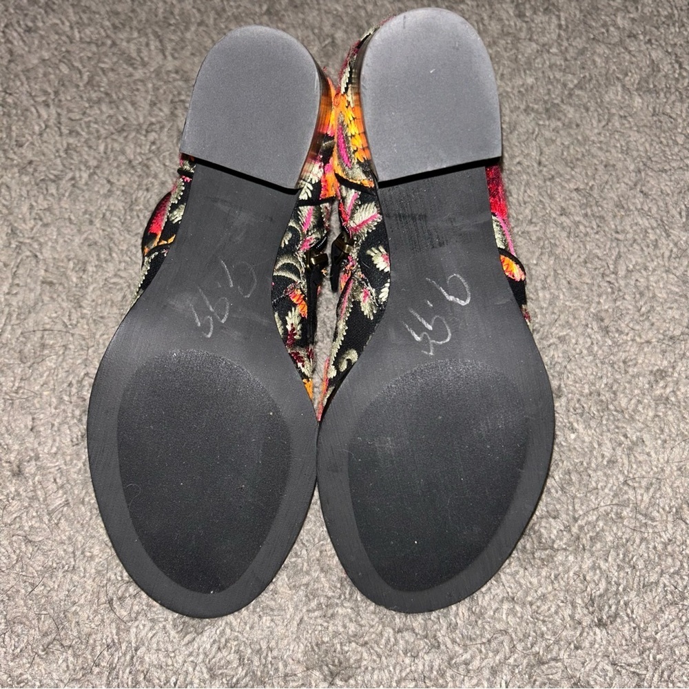 NWOT CROWN VINTAGE Floral Embroidered Ankle Boots - Picture 10 of 10